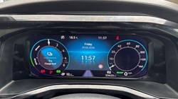 2024 (74) VOLKSWAGEN MULTIVAN 1.4 TSI eHybrid Style 5dr DSG 5451139