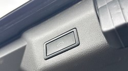 2024 (74) VOLKSWAGEN MULTIVAN 1.4 TSI eHybrid Style 5dr DSG 5451156