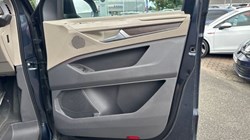 2024 (74) VOLKSWAGEN MULTIVAN 1.4 TSI eHybrid Style 5dr DSG 5451130