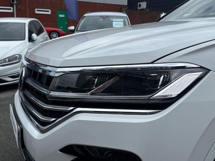 2020 (69) VOLKSWAGEN TOUAREG 3.0 V6 TDI 4Motion 231 R-Line 5dr Tip Auto 5533863