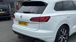 2020 (69) VOLKSWAGEN TOUAREG 3.0 V6 TDI 4Motion 231 R-Line 5dr Tip Auto 5533867