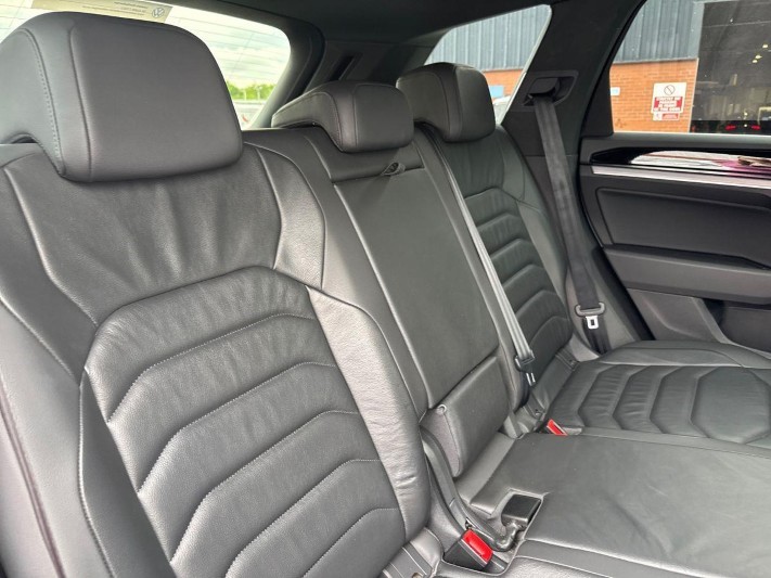 2020 (69) VOLKSWAGEN TOUAREG 3.0 V6 TDI 4Motion 231 R-Line 5dr Tip Auto 5533855