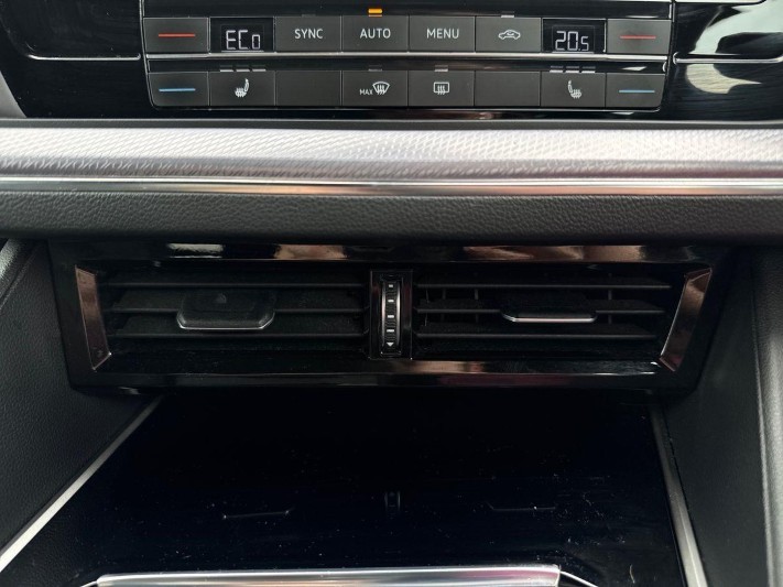 2020 (69) VOLKSWAGEN TOUAREG 3.0 V6 TDI 4Motion 231 R-Line 5dr Tip Auto 5533852