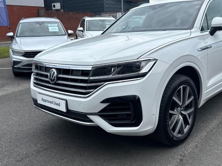 2020 (69) VOLKSWAGEN TOUAREG 3.0 V6 TDI 4Motion 231 R-Line 5dr Tip Auto 5533865