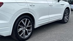 2020 (69) VOLKSWAGEN TOUAREG 3.0 V6 TDI 4Motion 231 R-Line 5dr Tip Auto 5533862