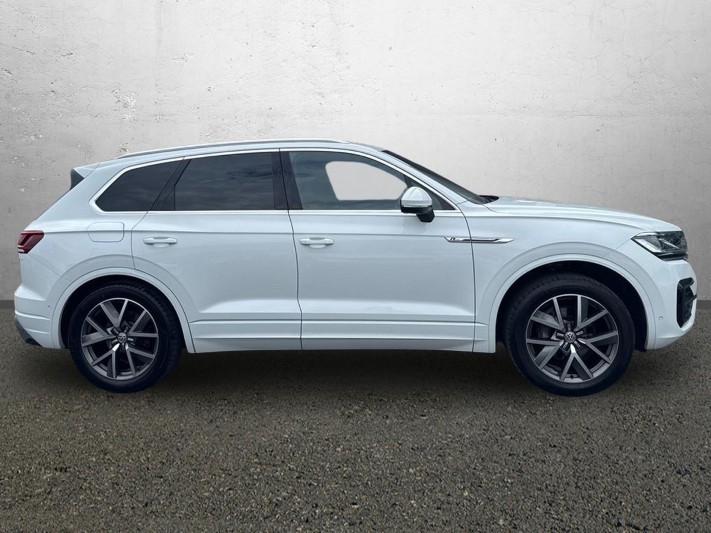 2020 (69) VOLKSWAGEN TOUAREG 3.0 V6 TDI 4Motion 231 R-Line 5dr Tip Auto 5533826