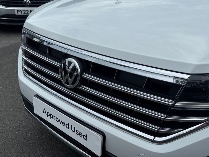 2020 (69) VOLKSWAGEN TOUAREG 3.0 V6 TDI 4Motion 231 R-Line 5dr Tip Auto 5533864