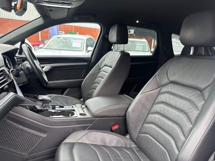 2020 (69) VOLKSWAGEN TOUAREG 3.0 V6 TDI 4Motion 231 R-Line 5dr Tip Auto 5533856