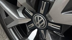 2020 (69) VOLKSWAGEN TOUAREG 3.0 V6 TDI 4Motion 231 R-Line 5dr Tip Auto 5533873