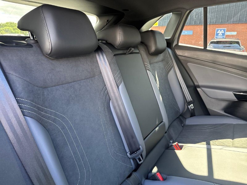 2026 (26) VOLKSWAGEN ID.4 210kW Match Pro 77kWh 5dr Auto 5570828