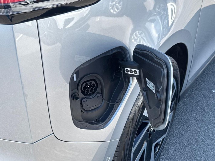 2024 (24) VOLKSWAGEN ID. BUZZ 150kW Style Pro 77kWh 5dr Auto 5546475