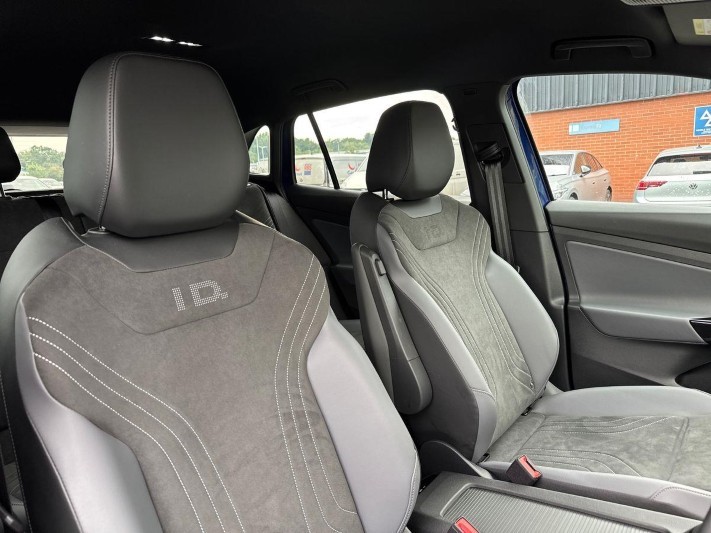 2026 (26) VOLKSWAGEN ID.4 210kW 4MOTION Match Pro 77kWh 5dr Auto 5680121
