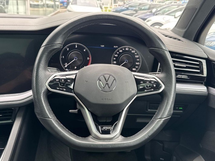 2021 (21) VOLKSWAGEN TOUAREG 3.0 V6 TDI 4Motion 231 R-Line Tech 5dr Tip Auto 5533912