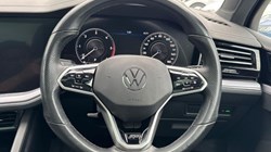 2021 (21) VOLKSWAGEN TOUAREG 3.0 V6 TDI 4Motion 231 R-Line Tech 5dr Tip Auto 5533912