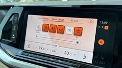 2024 (74) VOLKSWAGEN MULTIVAN 1.4 TSI eHybrid Style 5dr LWB DSG 5538019