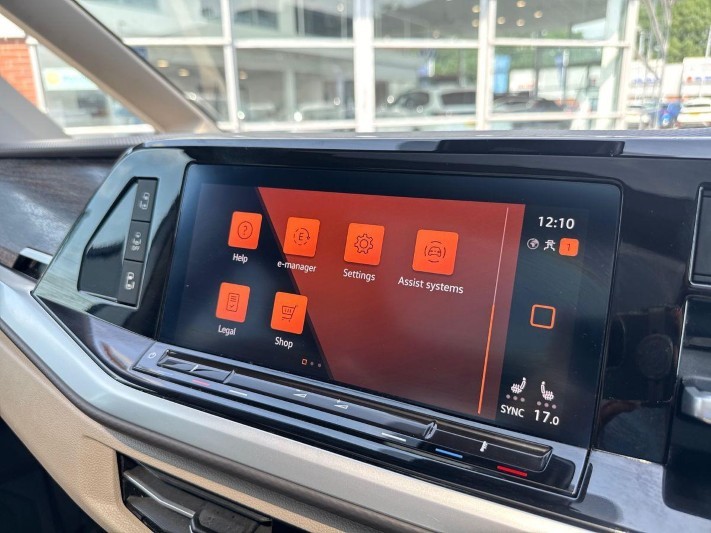 2024 (74) VOLKSWAGEN MULTIVAN 1.4 TSI eHybrid Style 5dr LWB DSG 5538060
