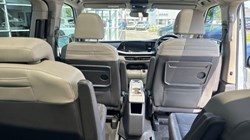 2024 (74) VOLKSWAGEN MULTIVAN 1.4 TSI eHybrid Style 5dr LWB DSG 5538055