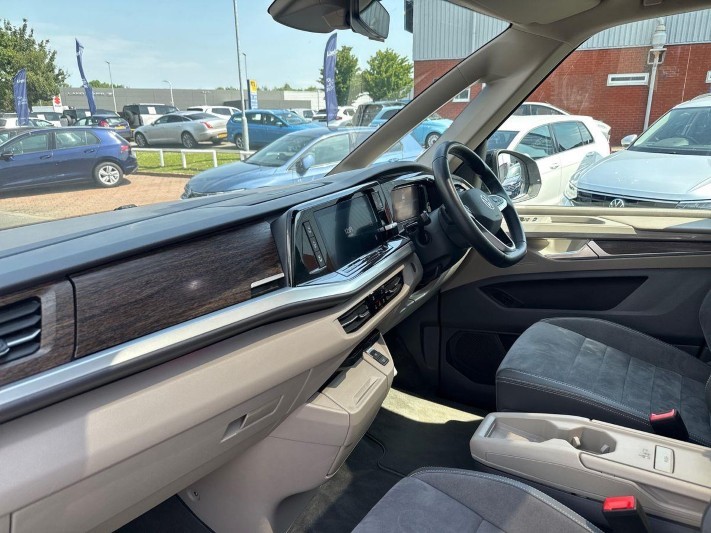 2024 (74) VOLKSWAGEN MULTIVAN 1.4 TSI eHybrid Style 5dr LWB DSG 5538027