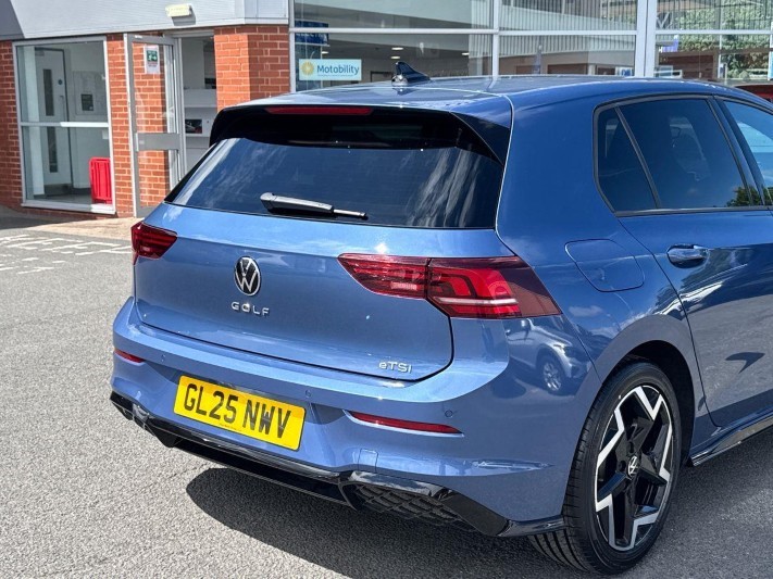 2025 (25) VOLKSWAGEN GOLF 1.5 eTSI 150 R-Line 5dr DSG 5570635