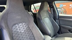 2025 (25) VOLKSWAGEN GOLF 1.5 eTSI 150 R-Line 5dr DSG 5570601