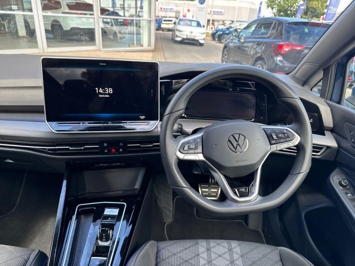 2025 (25) VOLKSWAGEN GOLF 1.5 eTSI 150 R-Line 5dr DSG 5570613