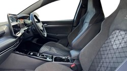 2025 (25) VOLKSWAGEN GOLF 1.5 eTSI 150 R-Line 5dr DSG 5570596