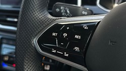 2023 (23) VOLKSWAGEN T-ROC 1.5 TSI R-Line 2dr 5544036