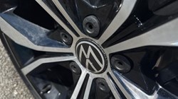 2023 (23) VOLKSWAGEN T-ROC 1.5 TSI R-Line 2dr 5544066
