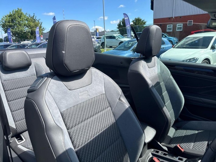 2023 (23) VOLKSWAGEN T-ROC 1.5 TSI R-Line 2dr 5544088