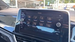 2023 (23) VOLKSWAGEN T-ROC 1.5 TSI R-Line 2dr 5544040