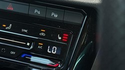 2023 (23) VOLKSWAGEN T-ROC 1.5 TSI R-Line 2dr 5544046