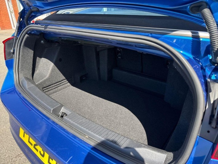 2023 (23) VOLKSWAGEN T-ROC 1.5 TSI R-Line 2dr 5544054