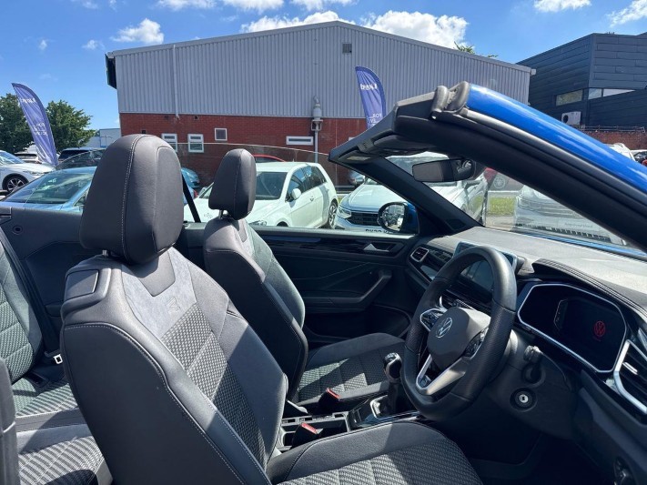 2023 (23) VOLKSWAGEN T-ROC 1.5 TSI R-Line 2dr 5544087