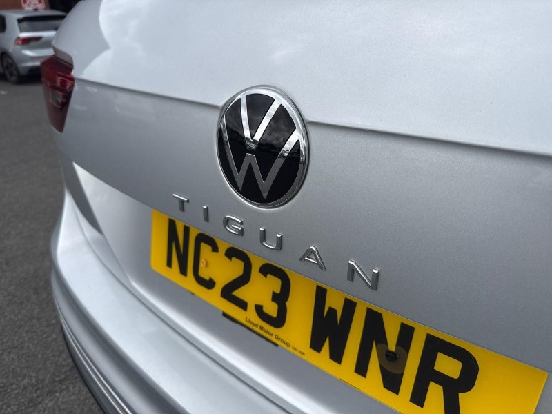2023 (23) VOLKSWAGEN TIGUAN 1.5 TSI 150 R-Line 5dr DSG 5715919