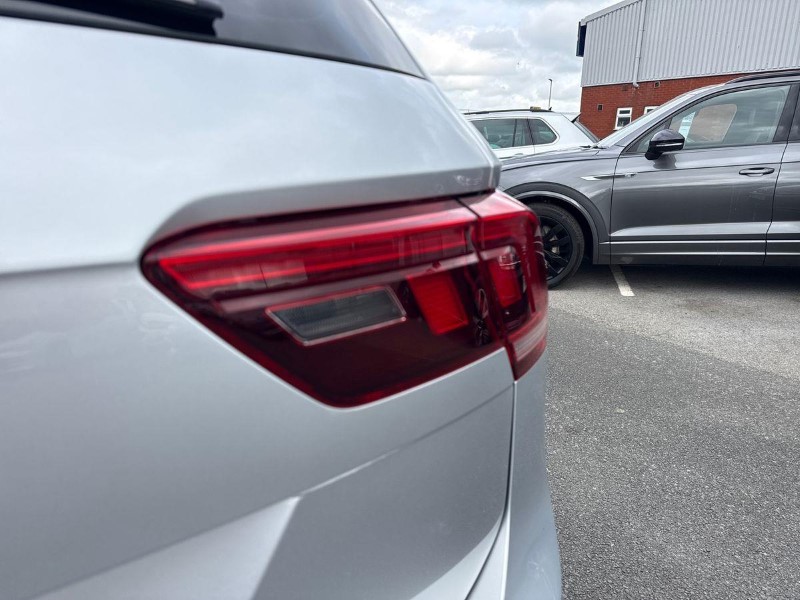 2023 (23) VOLKSWAGEN TIGUAN 1.5 TSI 150 R-Line 5dr DSG 5715918