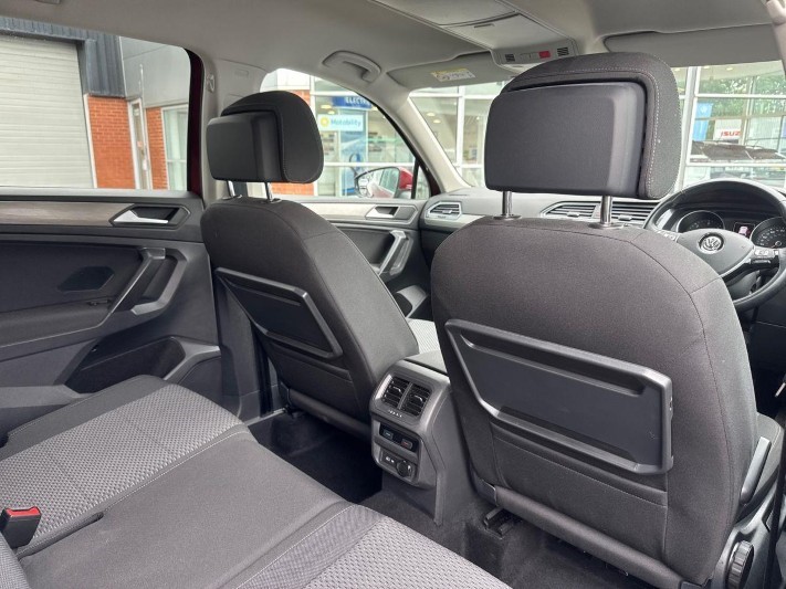 2021 (21) VOLKSWAGEN TIGUAN ALLSPACE 2.0 TDI Match 5dr DSG 5565431