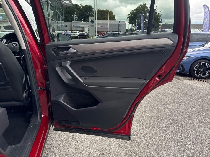 2021 (21) VOLKSWAGEN TIGUAN ALLSPACE 2.0 TDI Match 5dr DSG 5565436