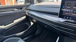 2025 (75) VOLKSWAGEN GOLF 1.5 eTSI 150 R-Line 5dr DSG 5551148