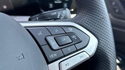 2025 (75) VOLKSWAGEN GOLF 1.5 eTSI 150 R-Line 5dr DSG 5551100