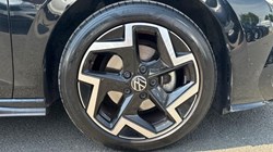 2025 (75) VOLKSWAGEN GOLF 1.5 eTSI 150 R-Line 5dr DSG 5551083