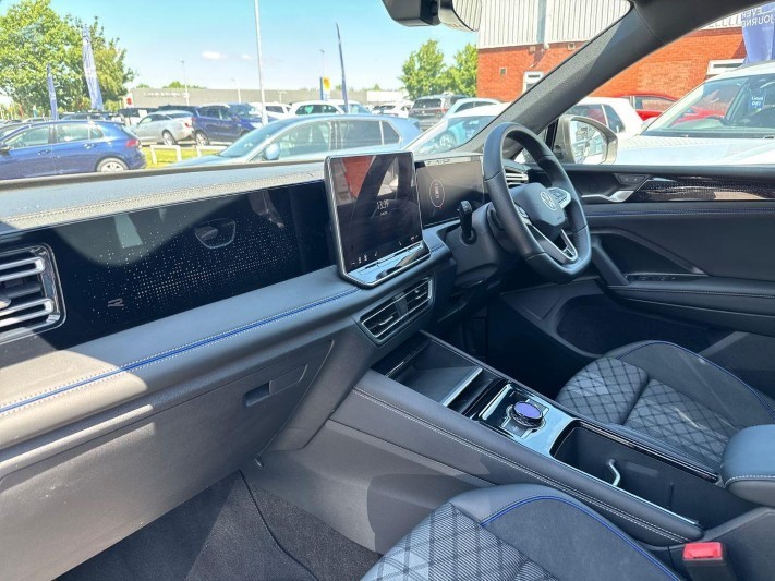 2025 (75) VOLKSWAGEN TIGUAN 1.5 eTSI 150 R-Line 5dr DSG 5545689