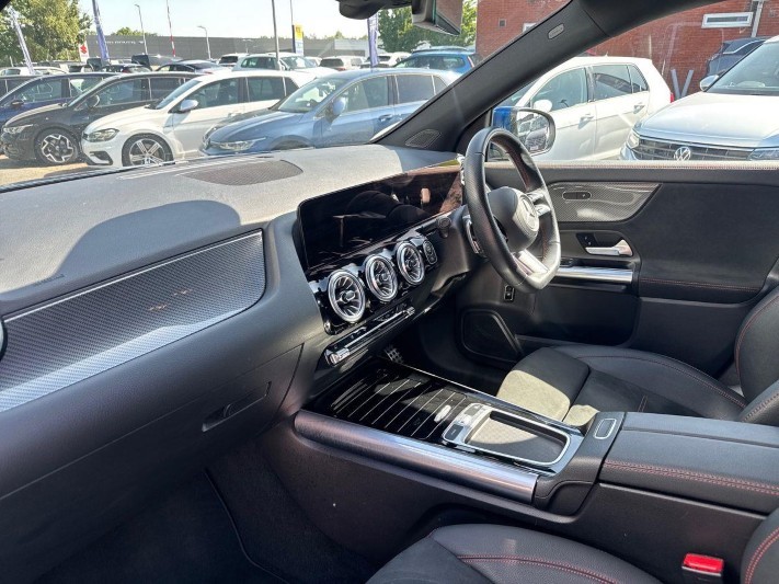 2024 (24) MERCEDES-BENZ GLA 200 AMG Line Executive 5dr Auto 5555657
