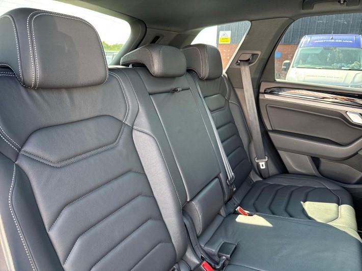2023 (23) VOLKSWAGEN TOUAREG 3.0 V6 TDI 4Motion Black Edition 5dr Tip Auto 5614378