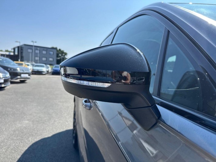 2023 (23) VOLKSWAGEN TOUAREG 3.0 V6 TDI 4Motion Black Edition 5dr Tip Auto 5614394