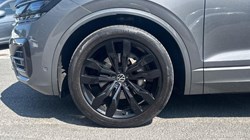 2023 (23) VOLKSWAGEN TOUAREG 3.0 V6 TDI 4Motion Black Edition 5dr Tip Auto 5614348