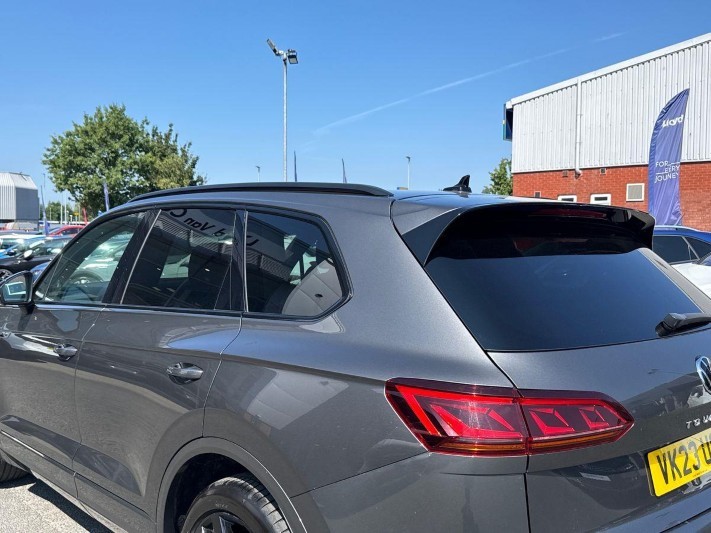 2023 (23) VOLKSWAGEN TOUAREG 3.0 V6 TDI 4Motion Black Edition 5dr Tip Auto 5614383