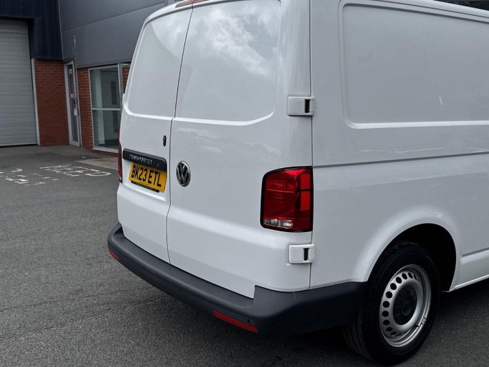 2023 (23) VOLKSWAGEN COMMERCIAL TRANSPORTER 2.0 TDI 110 Startline Van 5559147