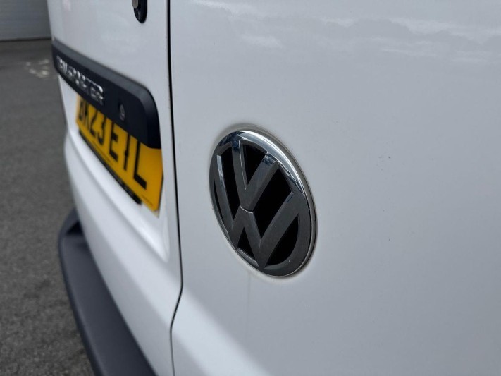 2023 (23) VOLKSWAGEN COMMERCIAL TRANSPORTER 2.0 TDI 110 Startline Van 5559148