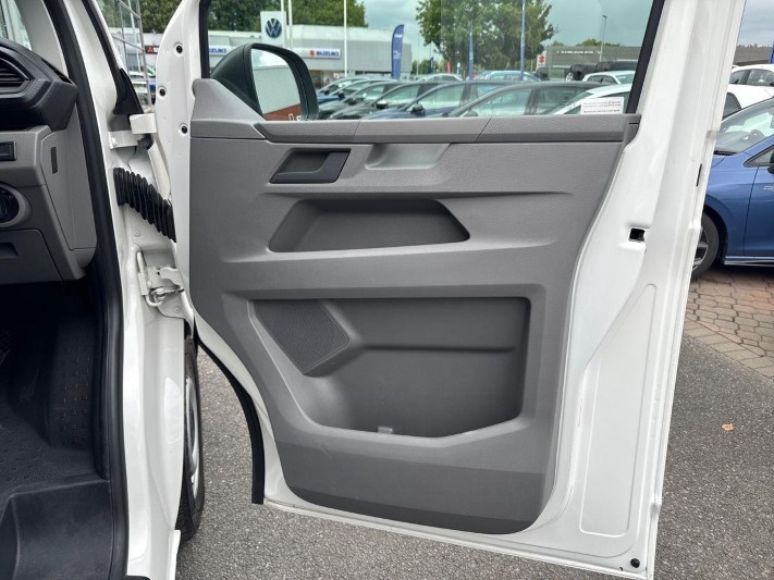2023 (23) VOLKSWAGEN COMMERCIAL TRANSPORTER 2.0 TDI 110 Startline Van 5559117
