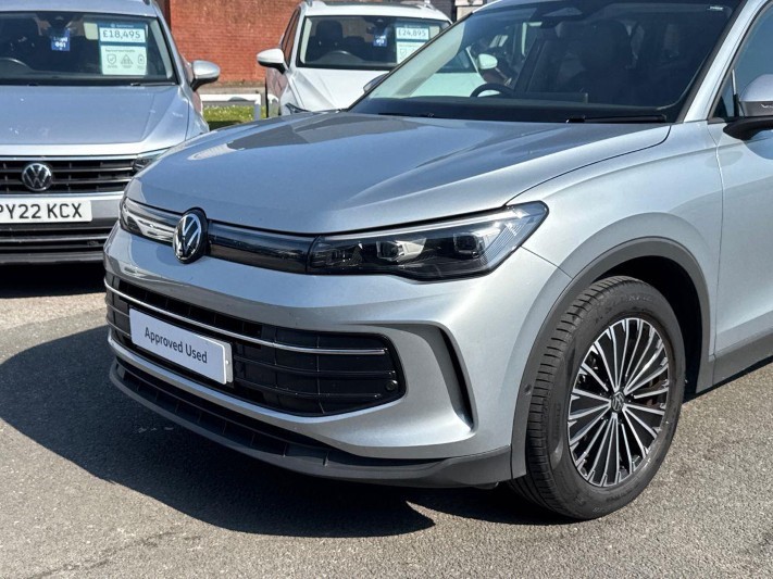 2024 (24) VOLKSWAGEN TIGUAN 1.5 TSI 150 R-Line Edition 5dr DSG 5550375